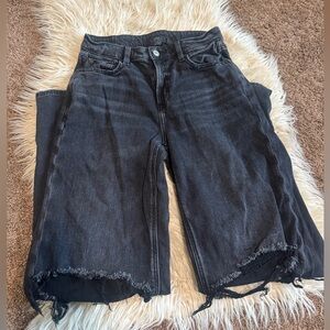 American Eagle Black Jeans
Brand new barely worn,super stretchy and comfortable